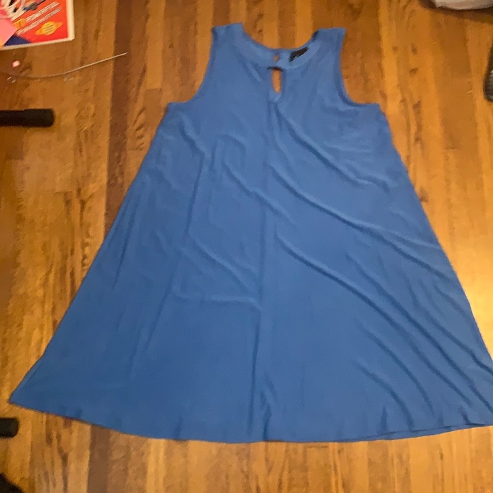 blue sleeveless dress